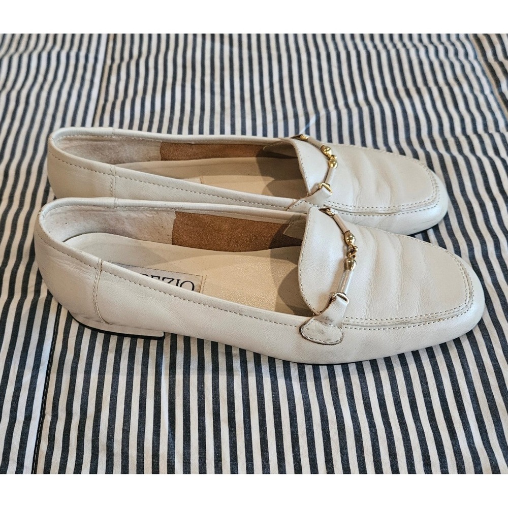 Capezio Women's Cream Leather Loafers Gold Bit Detail Size 8M Brazil‎ Vintage - Picture 2 of 6